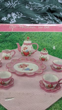 Vintage strawberry 🍓 short cake tea set