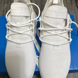 Brand New Adidas 2.5 Y White 
