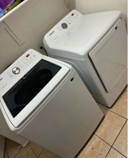 Washer and dryer set $450