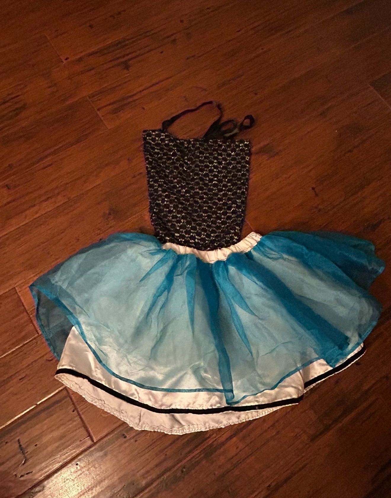 Halloween Costumes - Tons!