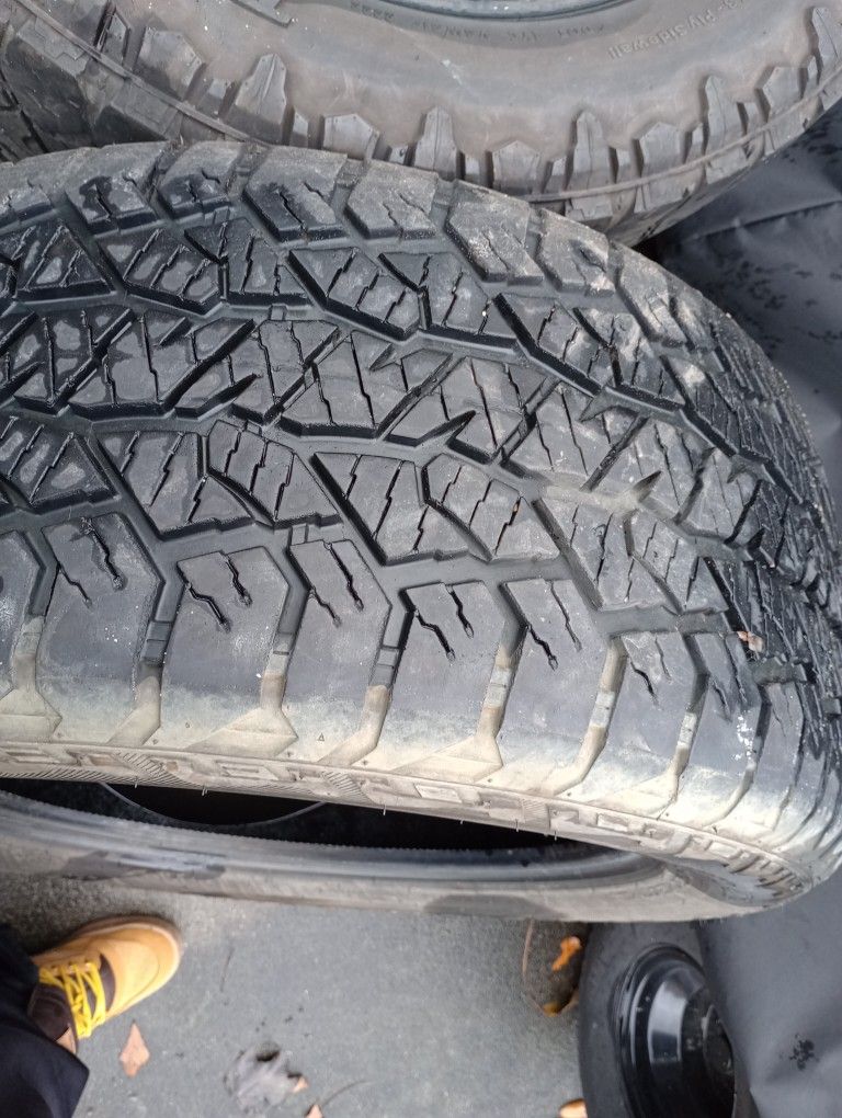 1 305/50r20