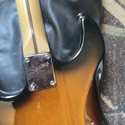 Electric Guitar Squier Fender