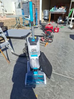 Carpet Cleaner with tools.