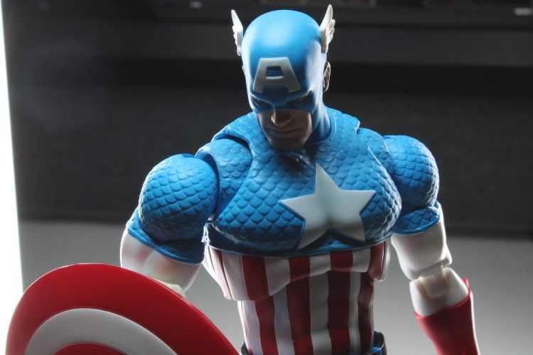 Mafex Captain America Read Description