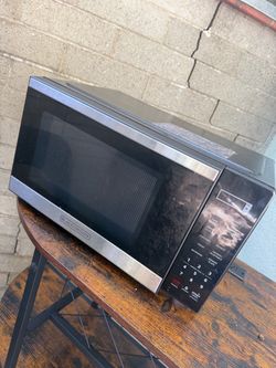Black+Decker Countertop Microwave