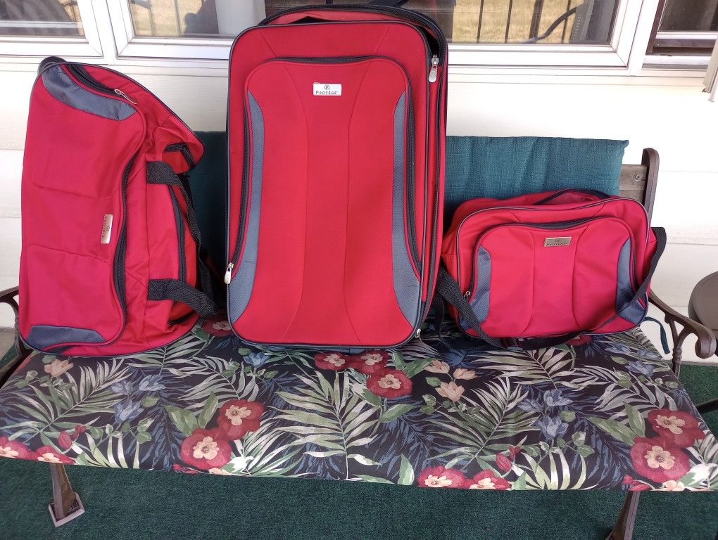 Luggage-NEW- 3 Pc Protege Set