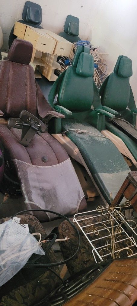 Several Dental/tattoo Or Spa Chairs