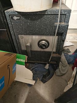 AMSEC Safe fireproof HIGH QUALITY