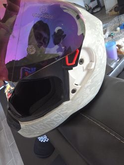 Voss helmet with senna