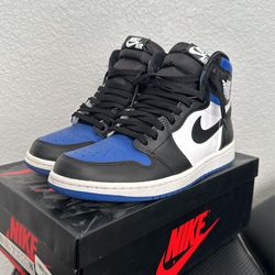 Jordan 1 High “Royal toe” Sz 9 used