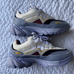 Axel Arigato Demo Runner