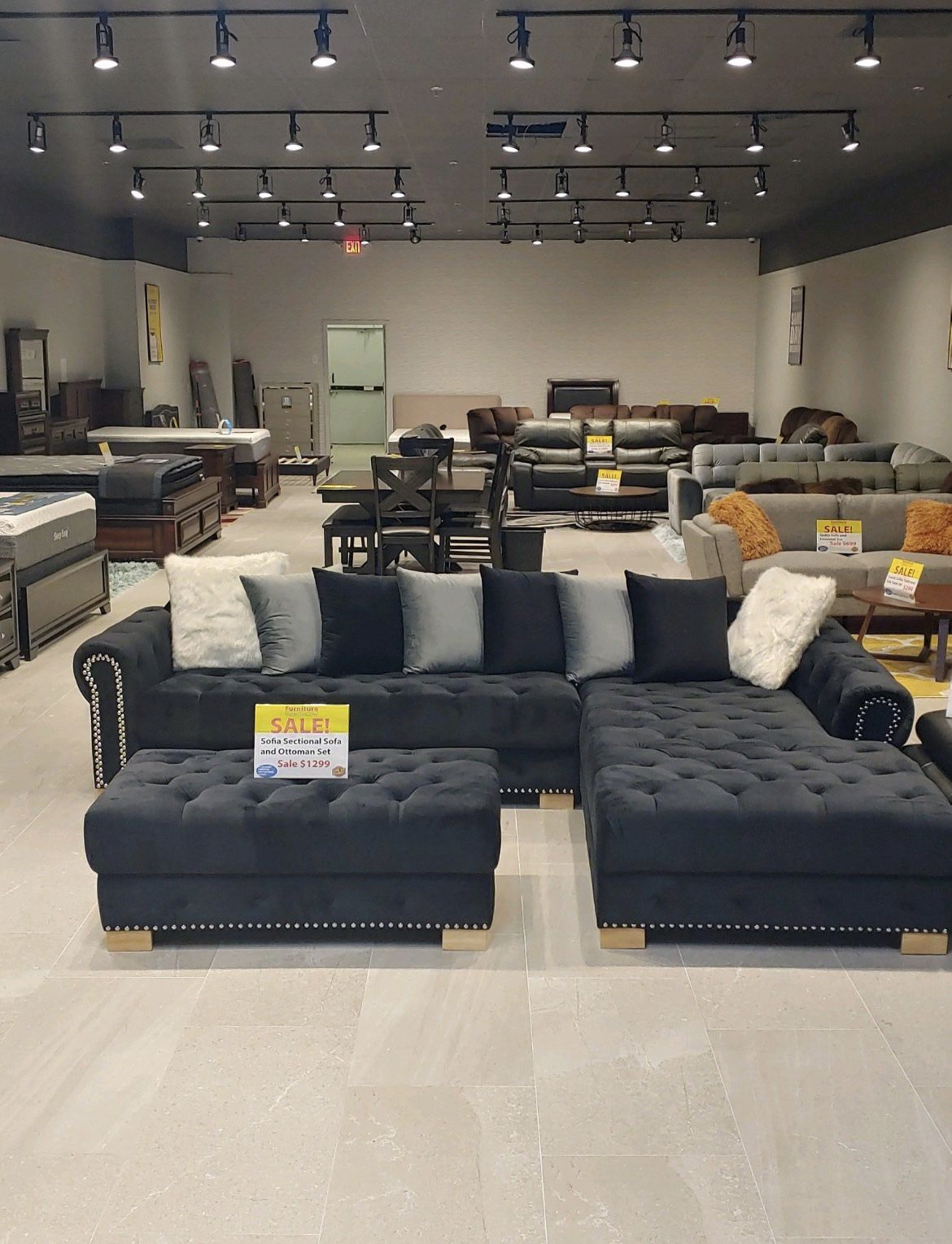 Sofia Black Velvet Sectional Sofa With Ottoman ** Ellenton Outlets ** No Credit Needed!