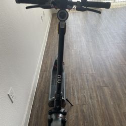 KQI 300X Electric Scooter