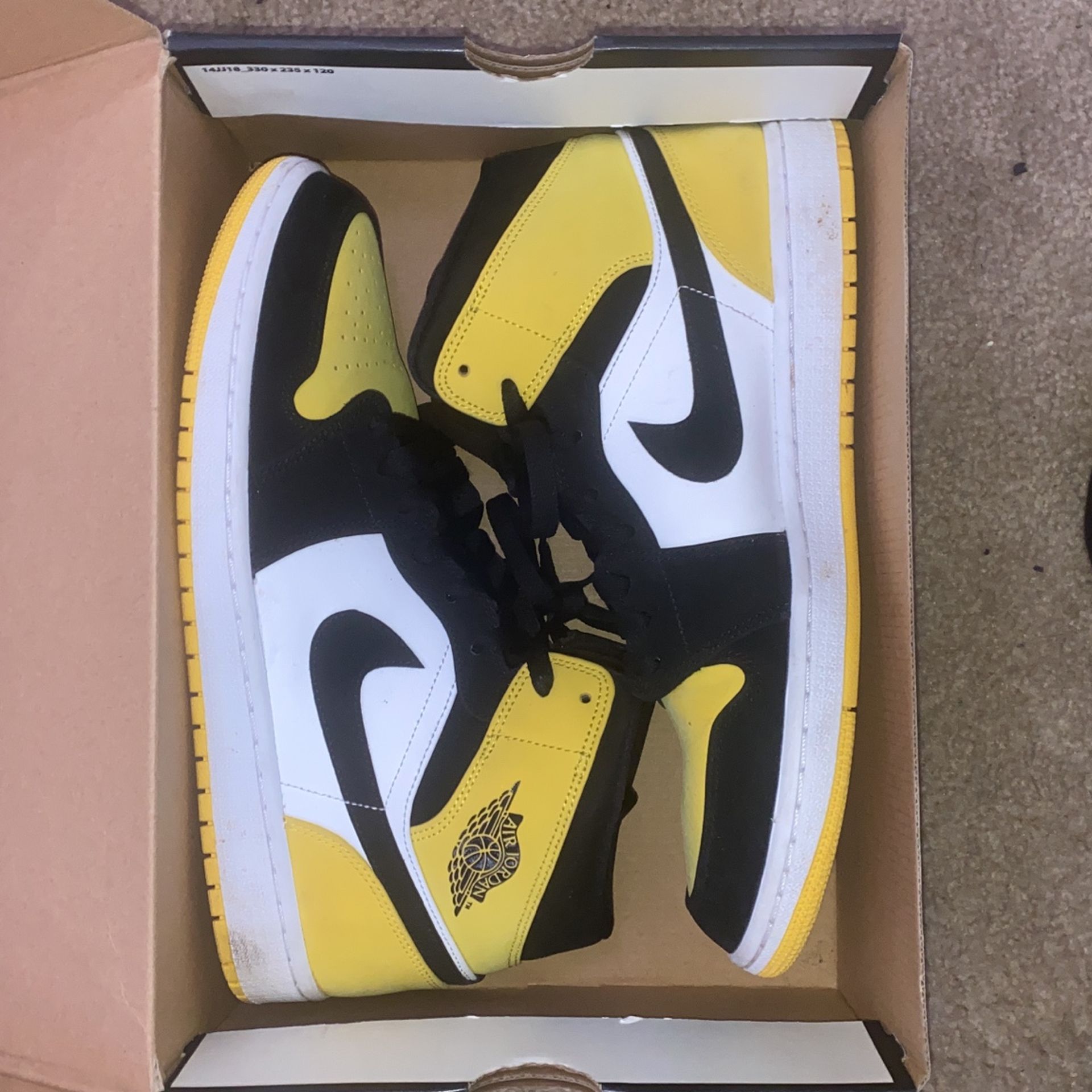 aj1 mid se yellow