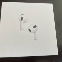 AirPods With Lightning Charging Case 