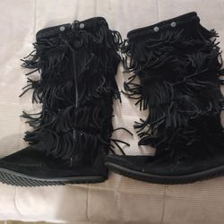 Women's Size 11 Minnetonka Moccasin Boots 