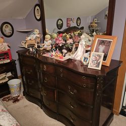 Vintage antique bedroom set with end tables and lights