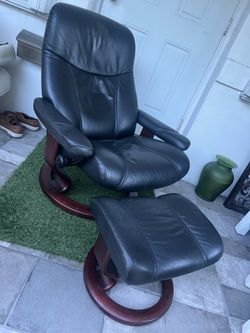 Recliner chair with Ottoman