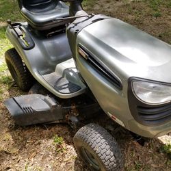 Craftsman Riding lawn Mower 