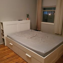 Queen Bed With Storage 