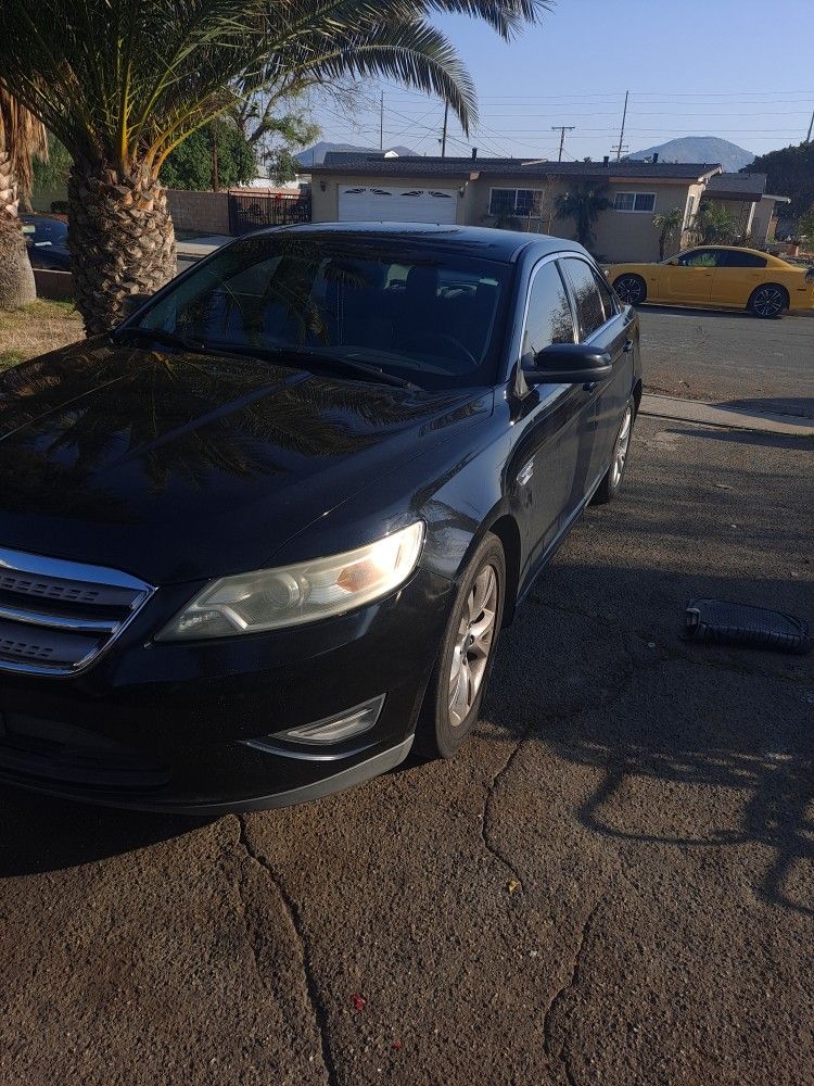 Ford Taurus2012 