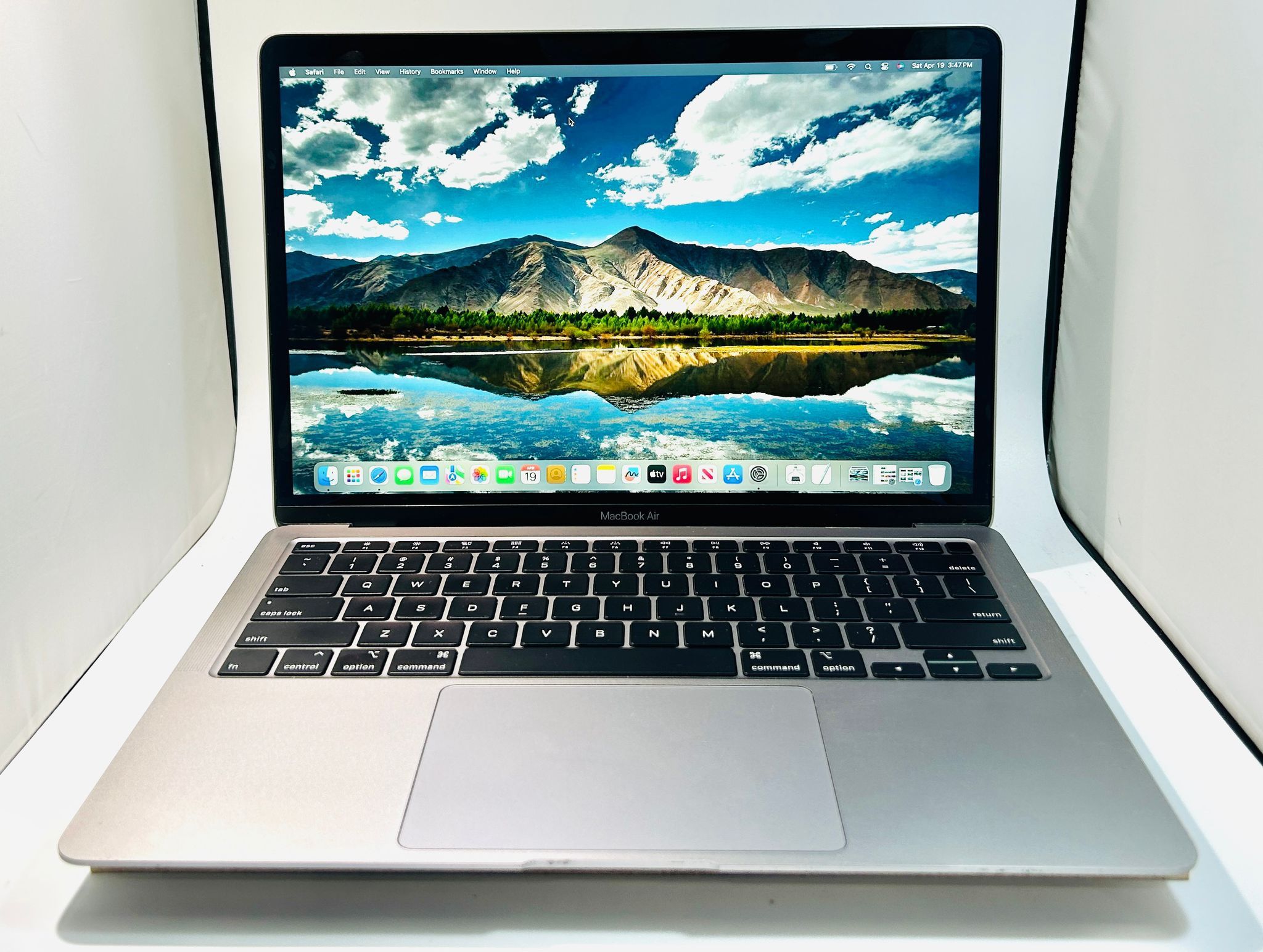 MacBook Air13インチ 2020（corei3/シルバー/256GB） Amazon.com