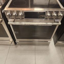 Amazing LG Studio 6.3 Cu Ft Electric Range With Probrake Convection And Air Fryer M#LSES6338F