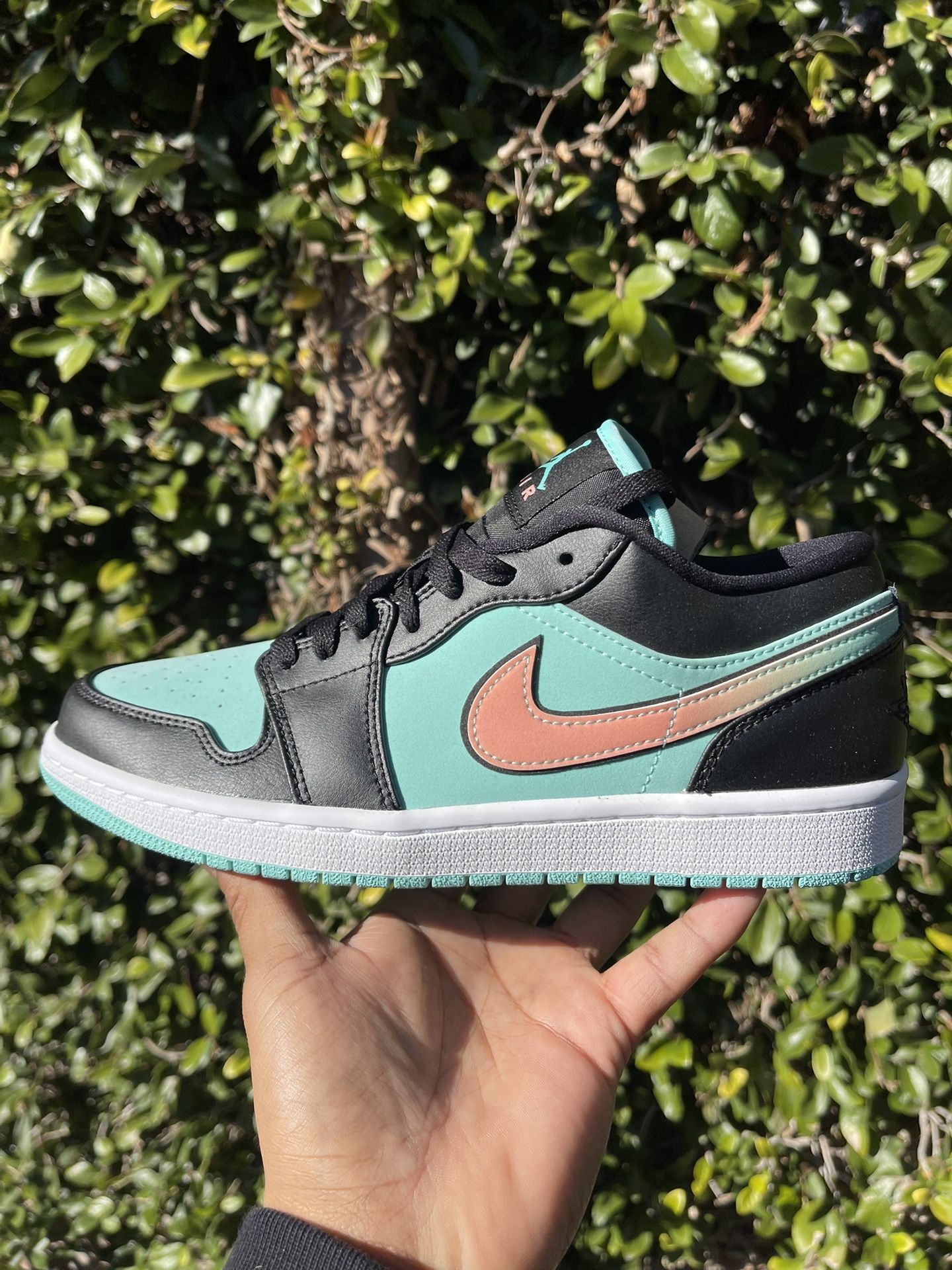 Jordan 1 Tropical Twist