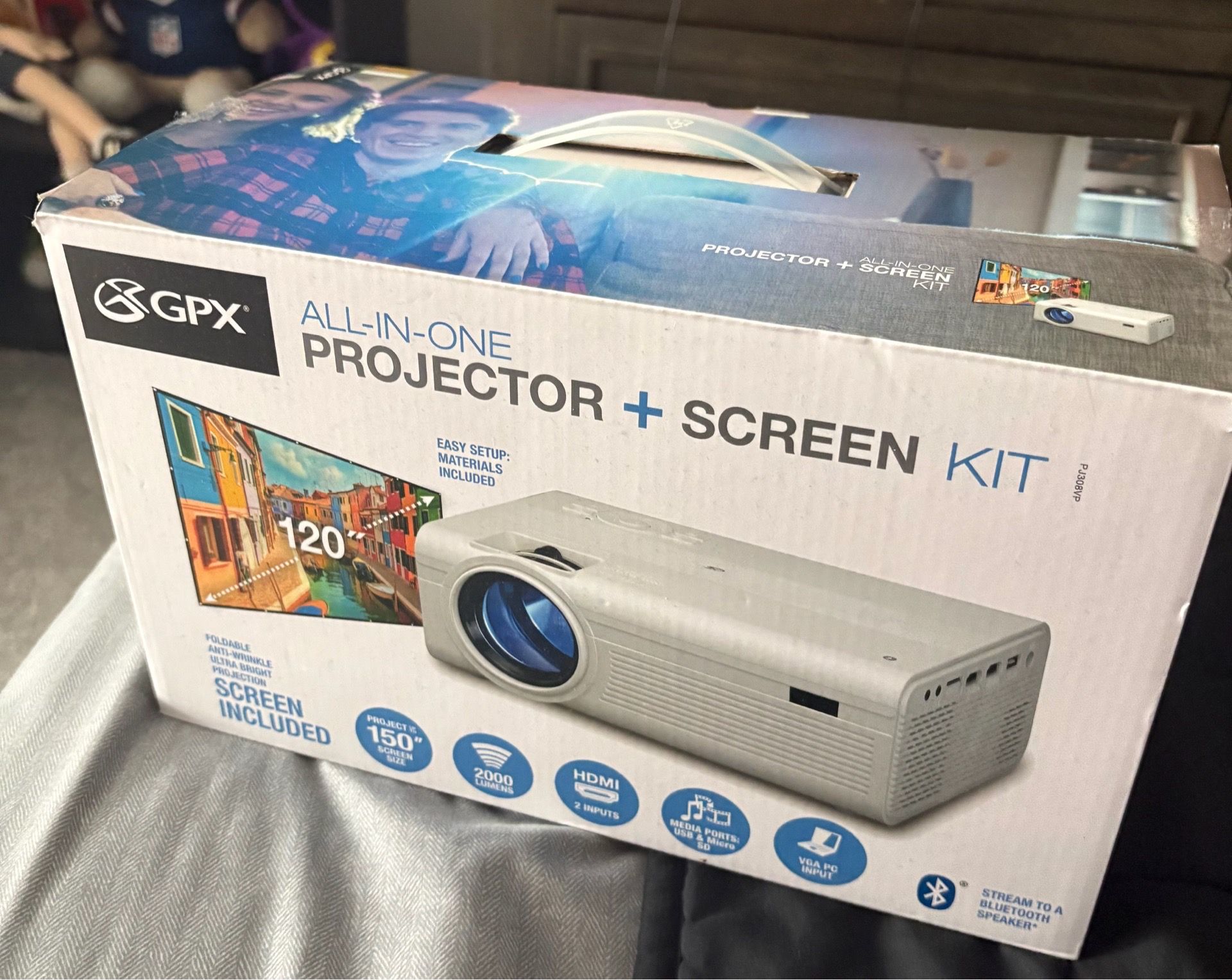 GPX PJ308VP All-In-One Projector + Screen Kit