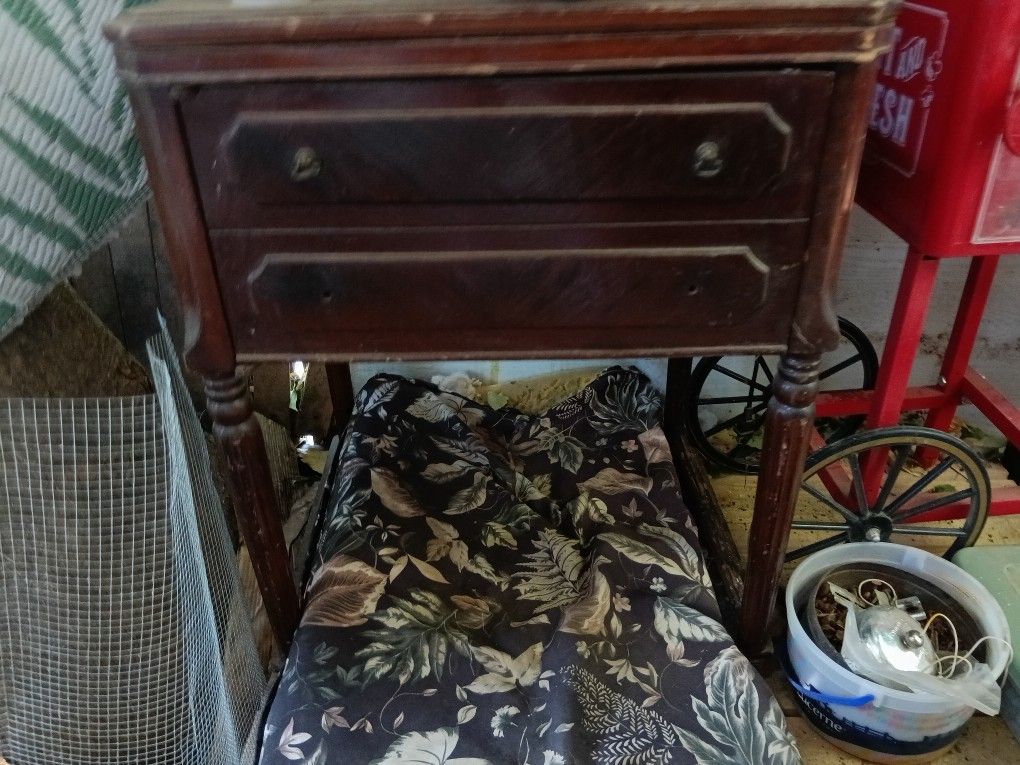 Sewing Machine Table