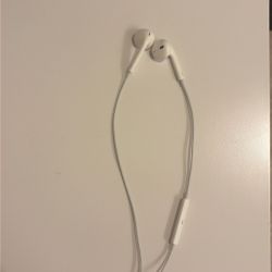 wired earbuds 