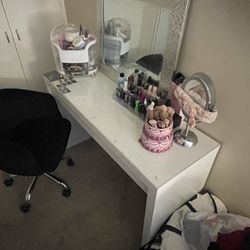 Whole Makeup Table Set