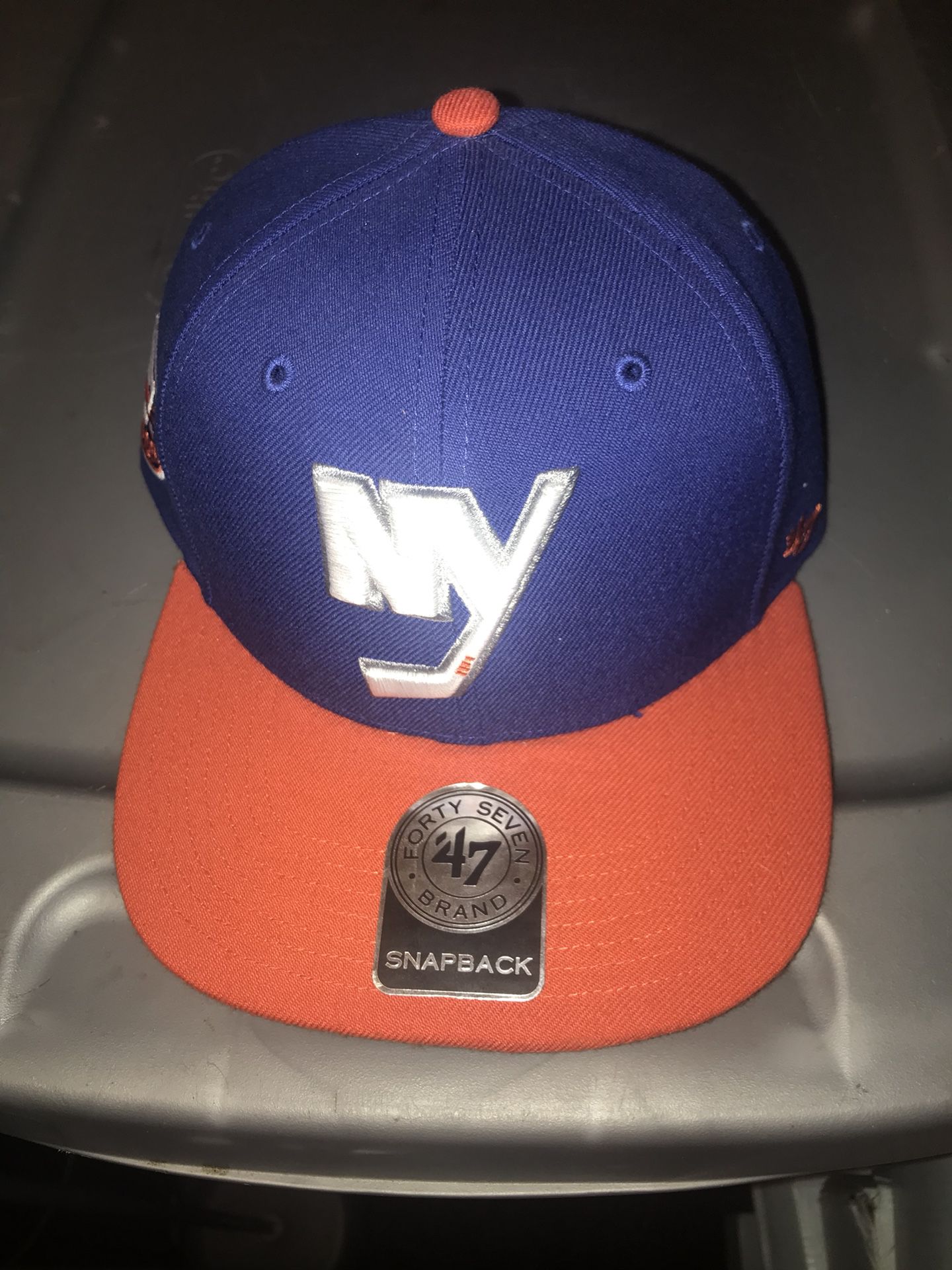 New York islanders snap back 47 hat NWT