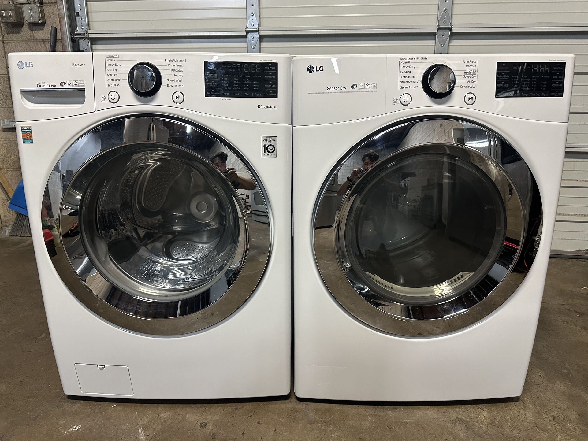 VERY NICE  2022 LG WASHER AND ELECTRIC DRYER SET LIKE NEW 