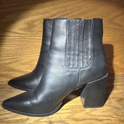Black Leather Steve Madden Boots - Size 9