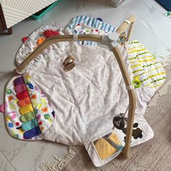 Lovevery Play Gym For 0-12 Months Old