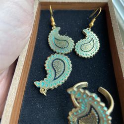 luxury copper set of earrings, a pendant and a ring jewelry for Women  Advantages of copper jewelry: 1- reducing arthritis 2- reducing joint pain and 