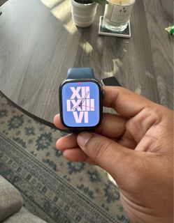 Apple Watch Series 7 - stainless steel