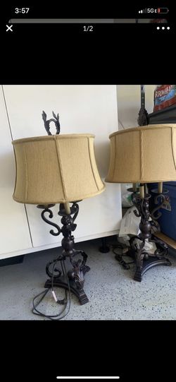 2 table lamps