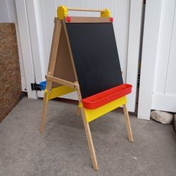 Easil  Kids Chalkboard/ White Board Excellent Condition 