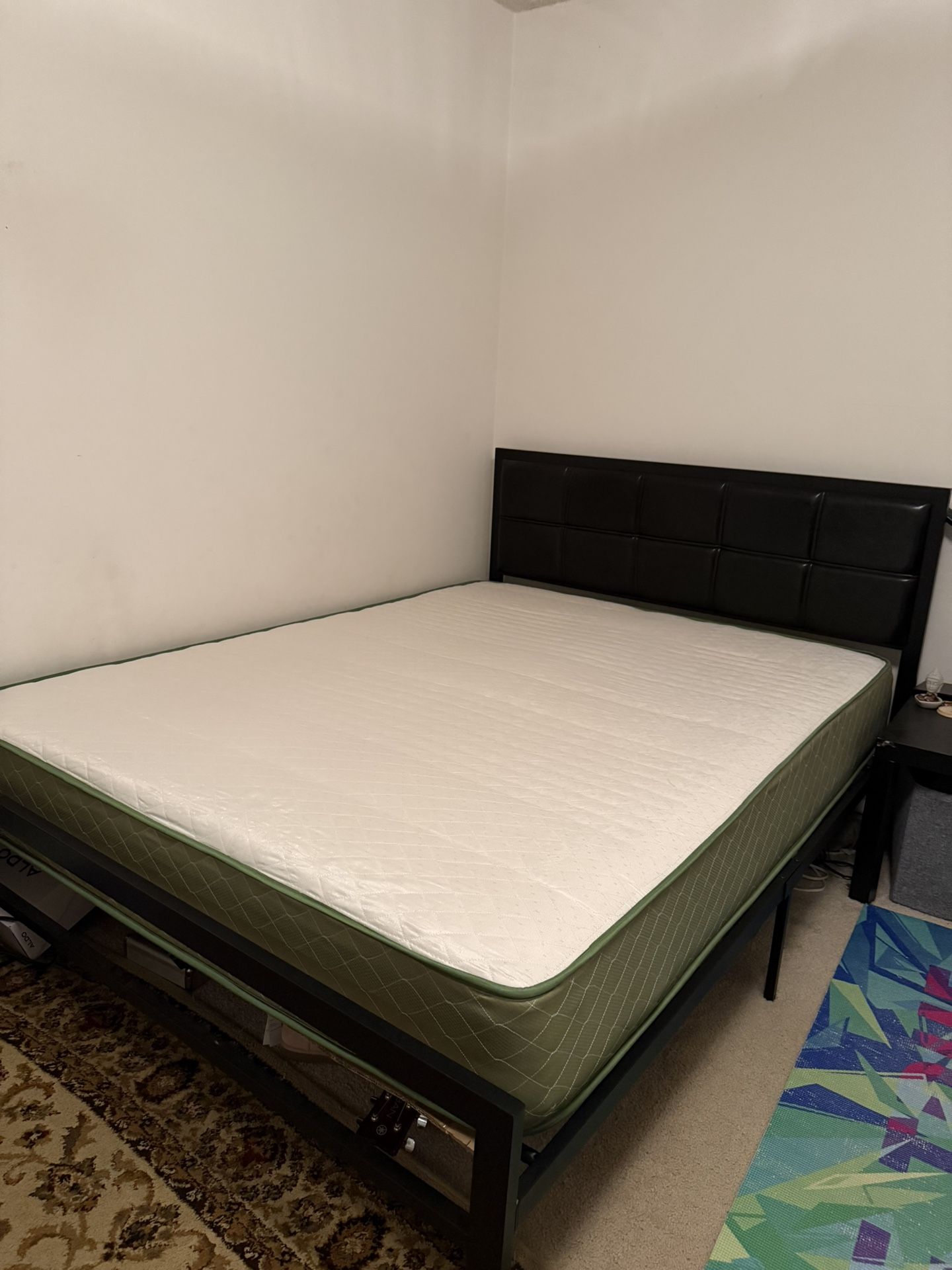 Bed With Mattress Queen It’s Look New