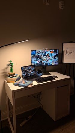 IKEA MICKE Desk