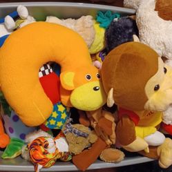 130 Stuffed Animals Different Sizes