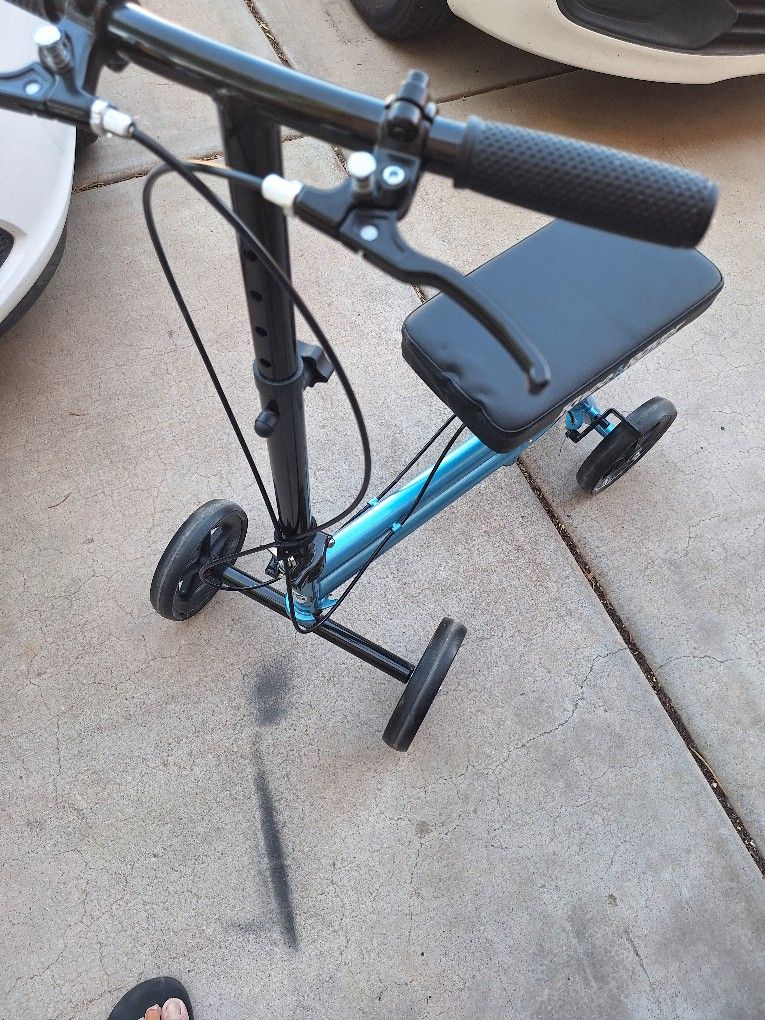 Knee Scooter, Blue Color
