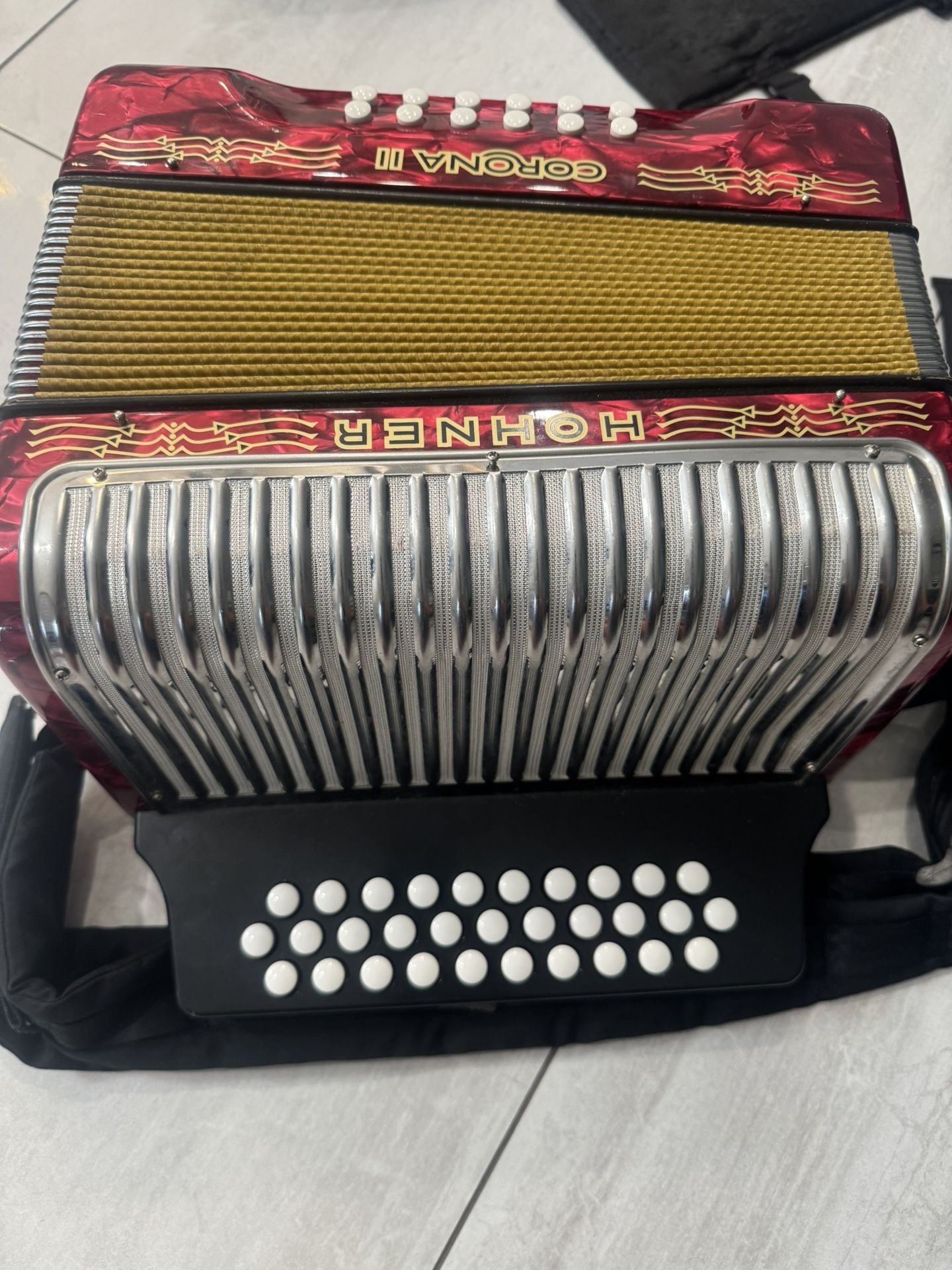 Accordion HOHNER CORONA II