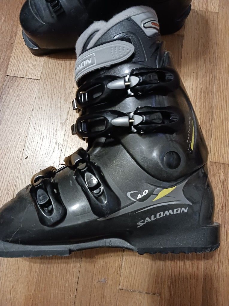 Ladies Salomon Ski Boots