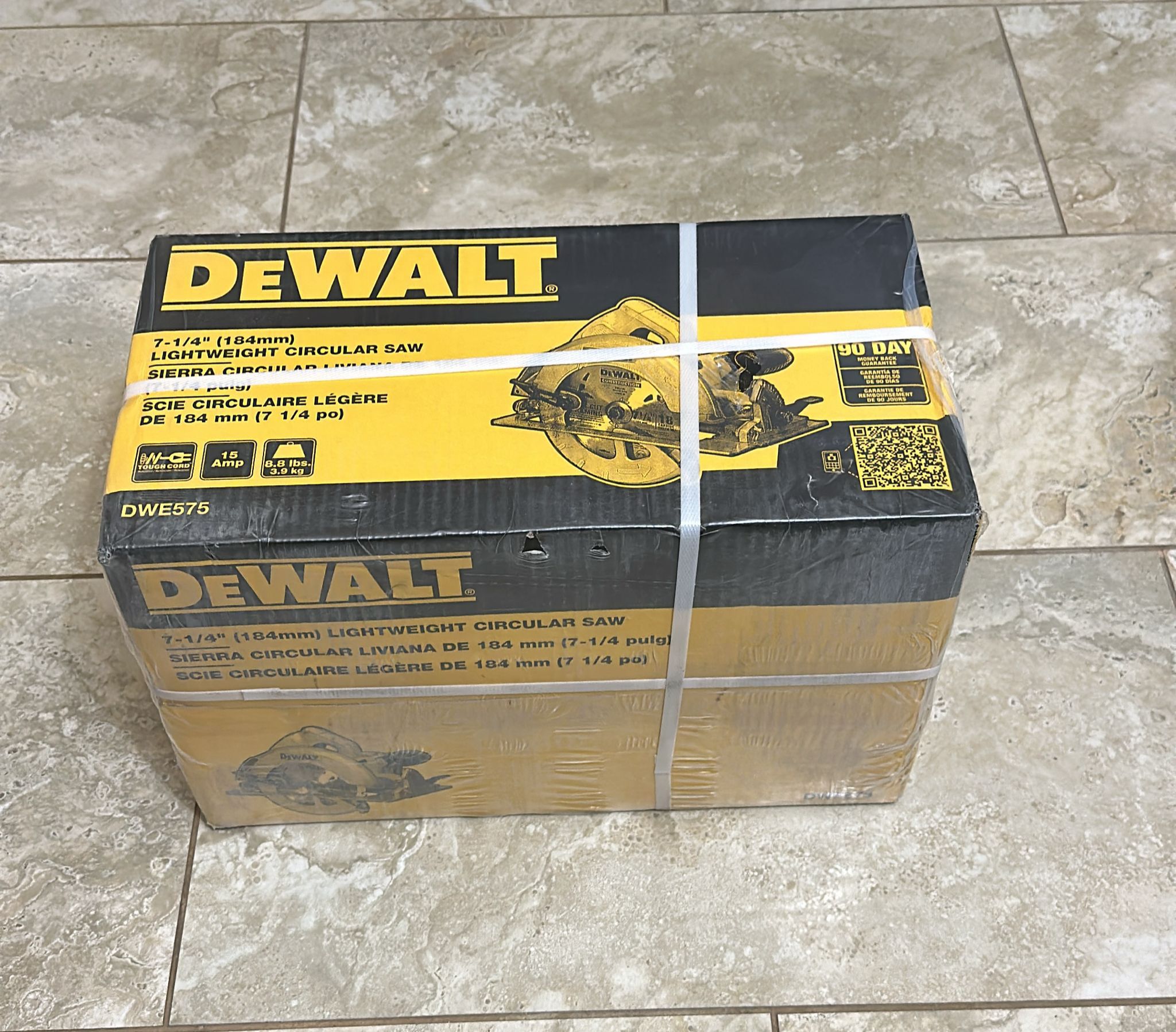 DEWALT DWE575 Lightweight Circulat Saw - Yellow