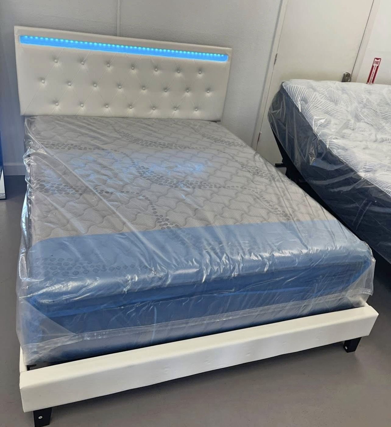 Bed Whit Led Light - Cama Con Luz Led