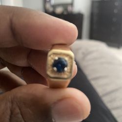 10 Kt Men’s Saphire Ring (Best offer)