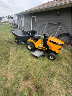 Riding lawnmower